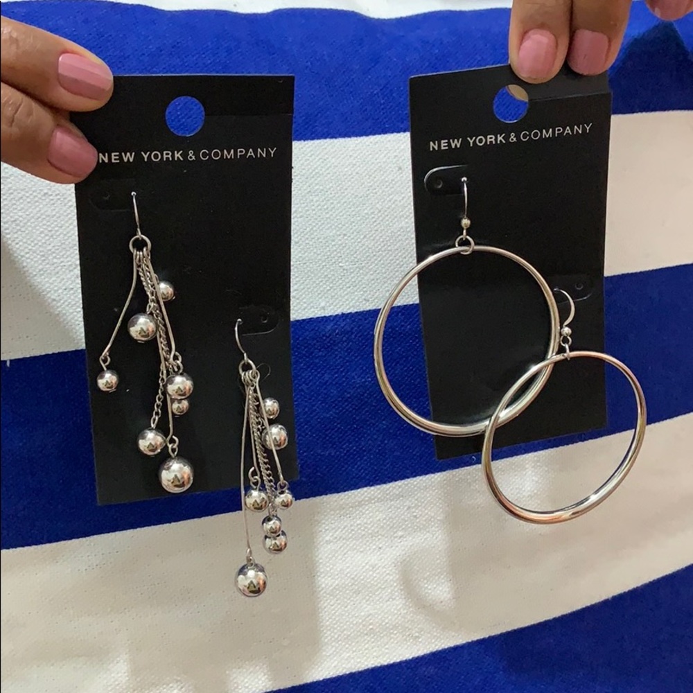 2 Pair of Earings
